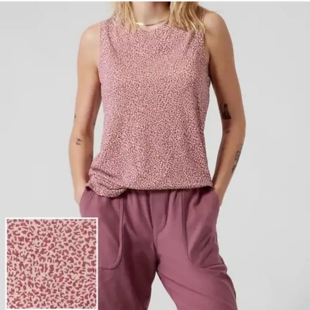 Athleta Breezy Camisole Tank Pink Cheetah sleeveless Workout top Size Large